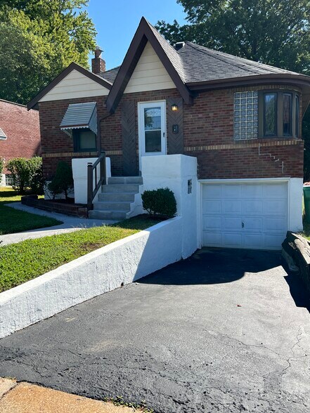 Driveway - 3014 Maywood Ave