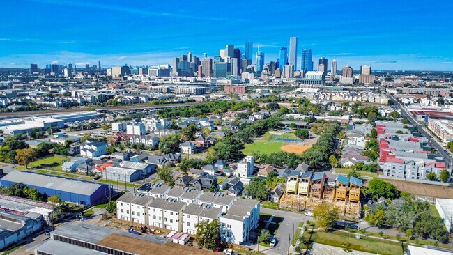 Building Photo - 3204 Sherman St