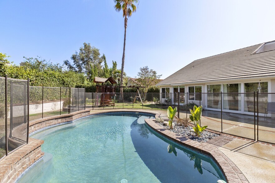 Pool - 6146 Shadycreek Dr