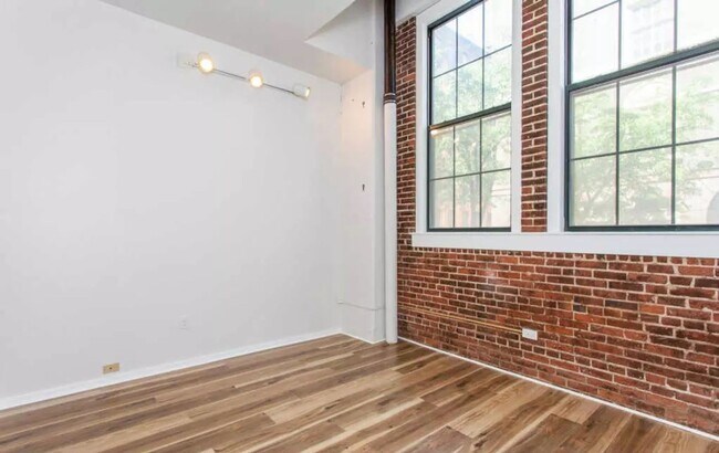 Building Photo - Luxurious 1-Bed/1-Bath Condo At Bridgeview Place! Available January 2026!