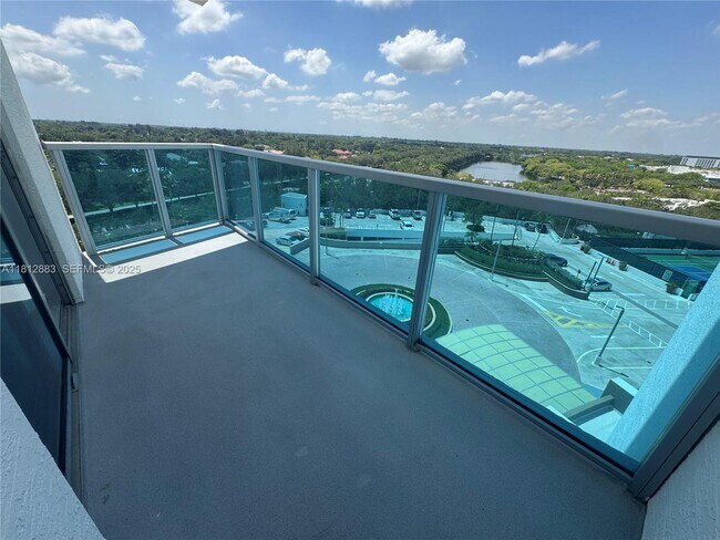 Building Photo - 2641 N Flamingo Rd