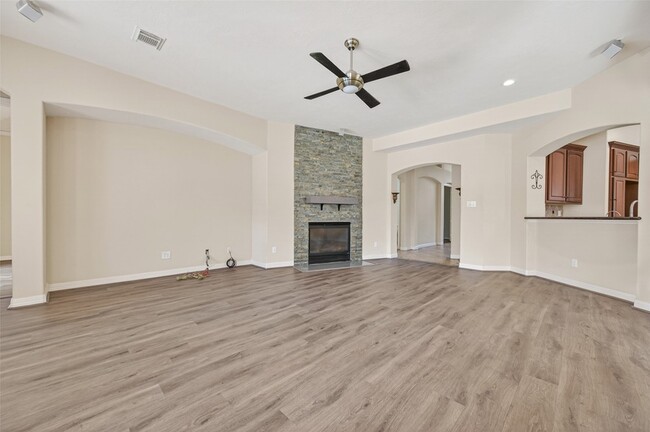 Building Photo - 5803 Grandwood Ln