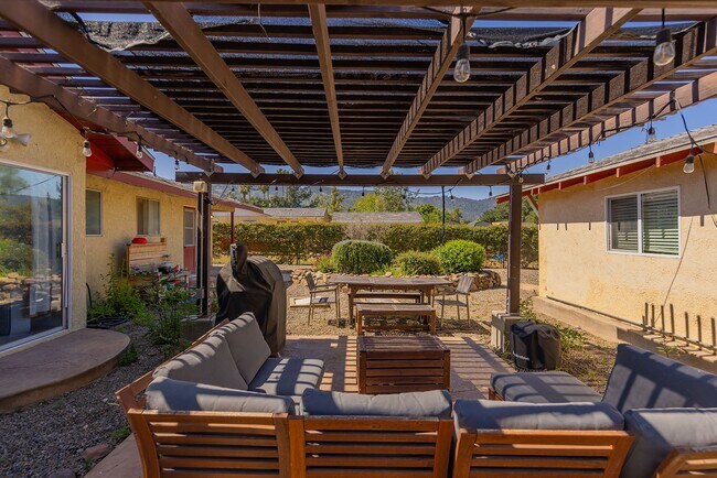 Building Photo - Upper Ojai Country Charmer w/Granny Flat