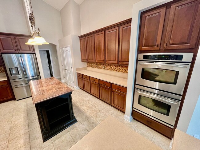 Building Photo - 614 Santa Maria Dr
