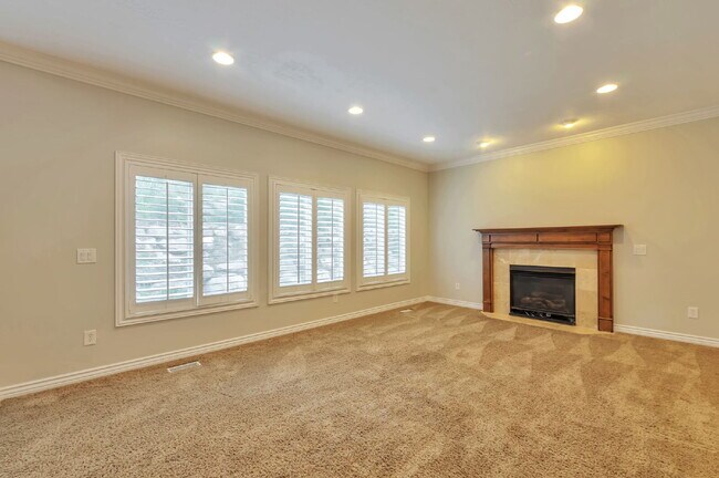 Building Photo - AVAILABLE NOW  — SPACIOUS & BEAUTIFUL Bountiful Meadows Home.