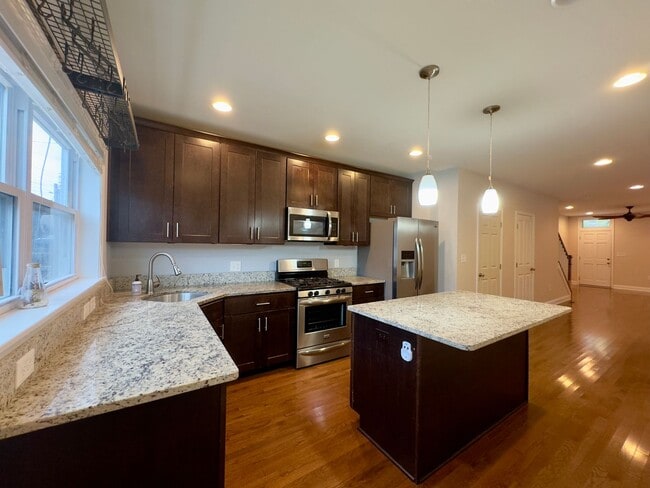 Building Photo - Charming 3 Bedroom/3 Bathroom Townhome in Middle East Neighborhood, Baltimore!