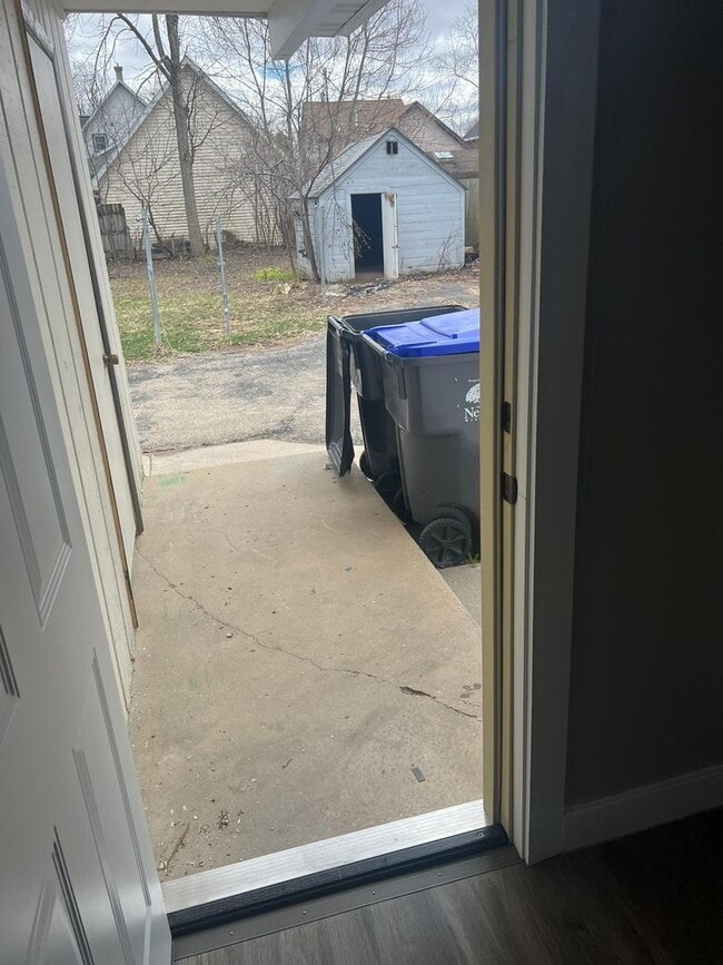 Building Photo - FOR RENT: Recently renovated home in Neenah!