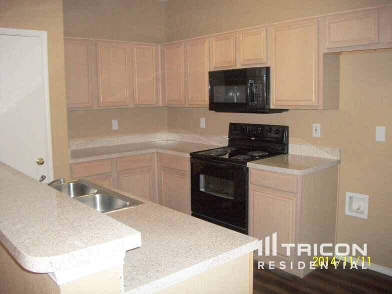 Building Photo - 746 Catalina Dr