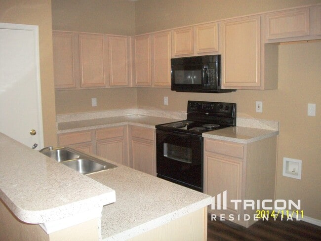 Building Photo - 746 Catalina Dr