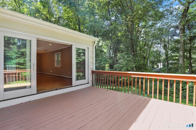 Building Photo - 122 Deforest Rd