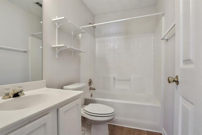 Building Photo - 2295 Winthrope Way Dr