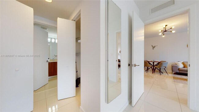 Building Photo - 5300 Paseo Blvd