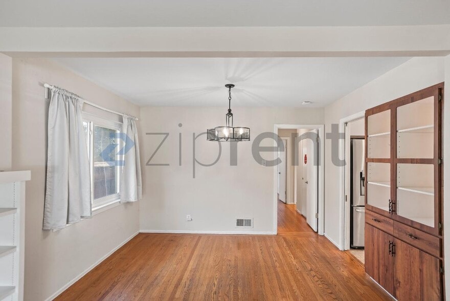 Building Photo - 1170 Glenview Dr