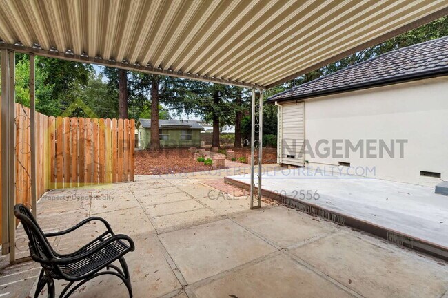 Building Photo - 9550 Colton Ave