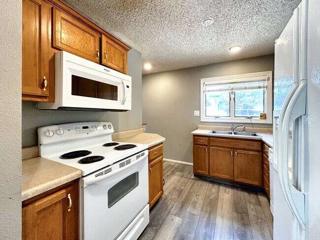 Building Photo - 3603 Windsor Ave