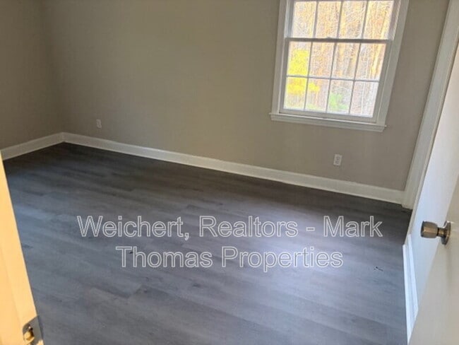 Building Photo - 4126 Chaucer Dr