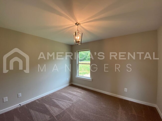 Building Photo - Home for Rent in Talladega, AL!!! Coming Soon!