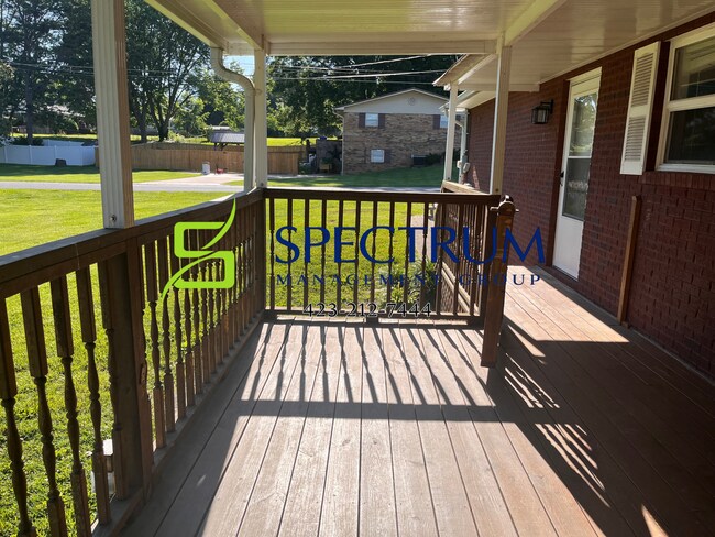 Building Photo - Now available 3 Bedroom 2 Bath Single Family Home - Morristown, TN