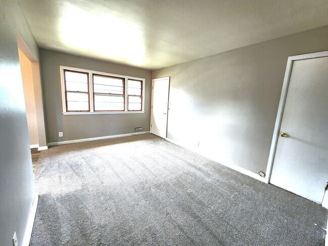 Building Photo - 4278 N 84th St