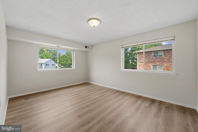 Building Photo - 208 Victor Pkwy