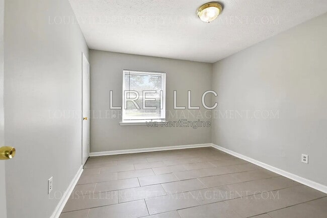 Building Photo - 8300 Candleglow Ln
