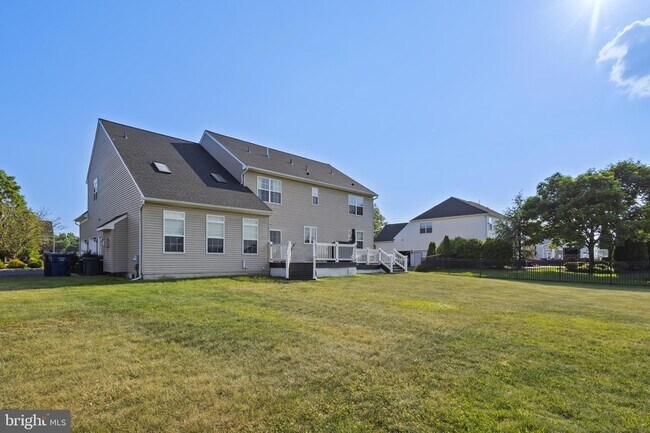 Building Photo - 728 Farmhouse Rd