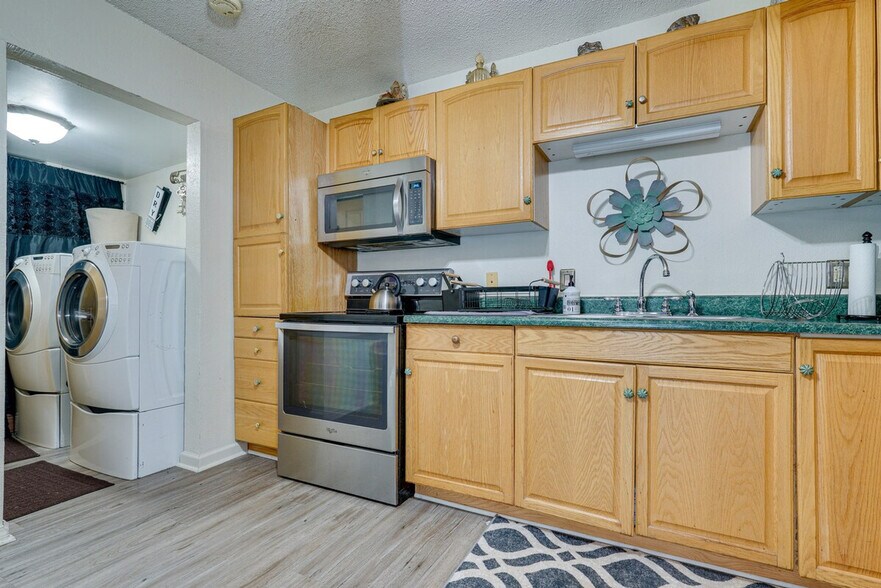 Building Photo - 1111 E Grant St