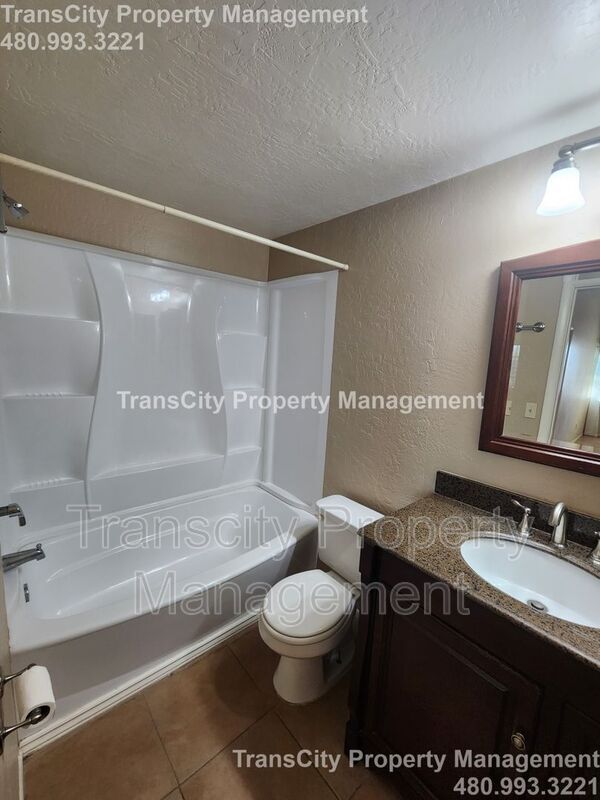 Building Photo - 930 N Mesa Dr