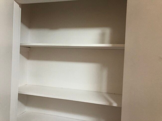 Building Photo - 1 Lake Ave