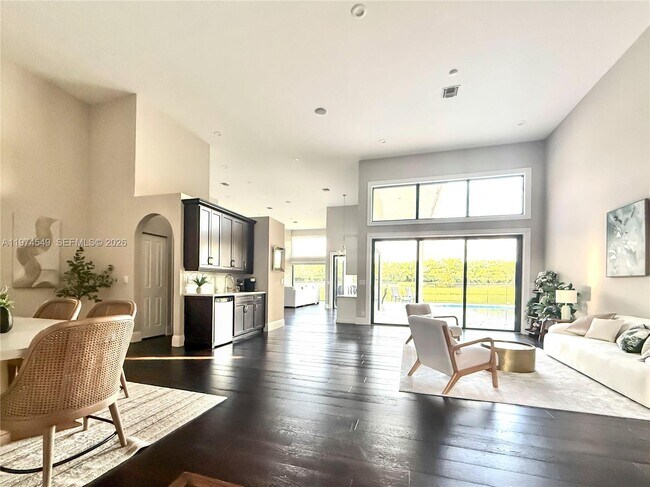 Building Photo - 400 Alexandra Cir