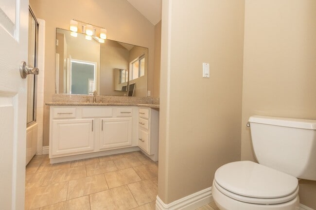 Building Photo - Modern Coastal 3 Bed/3 Bath Townhome w/ Rooftop Deck w/ Bay & Ocean Views in North Pacific Beach!