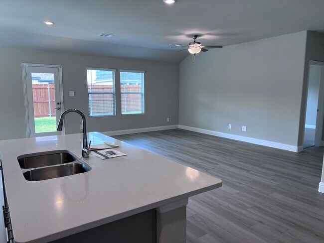 Building Photo - 601 Huntley Dr