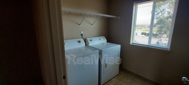 Building Photo - 5719 NE 135th Ave