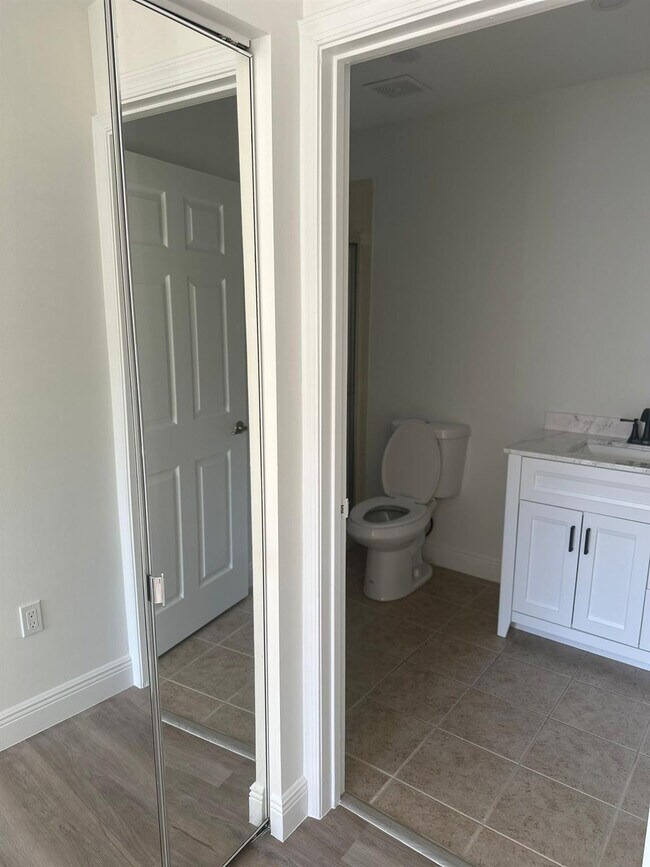 Building Photo - 2121 NW 99th Way