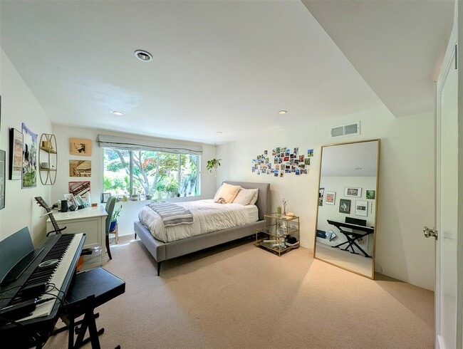 Building Photo - 10 Idalia Ct