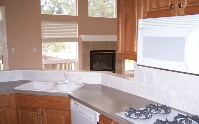 Building Photo - 2361 Craycroft Dr