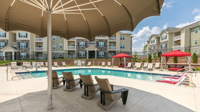 Building Photo - 2100 E Aventura Way