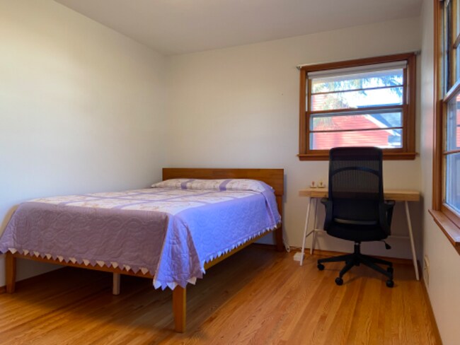 Building Photo - 100 91st Ln NE