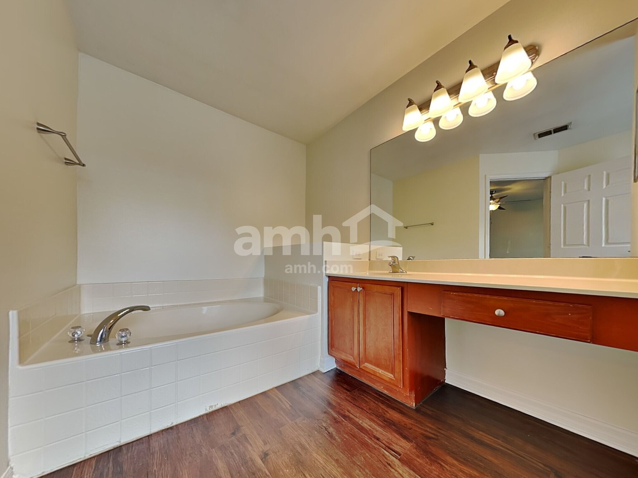 Building Photo - 1234 SW Alesio Ln