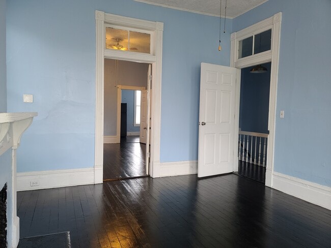 Building Photo - 319 W 33rd St