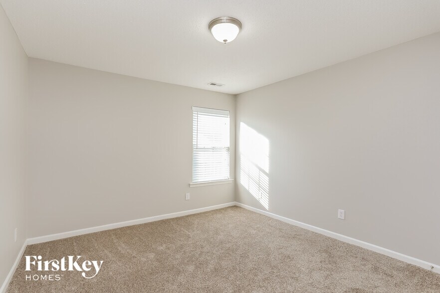 Building Photo - 11013 Feather Grass Ln