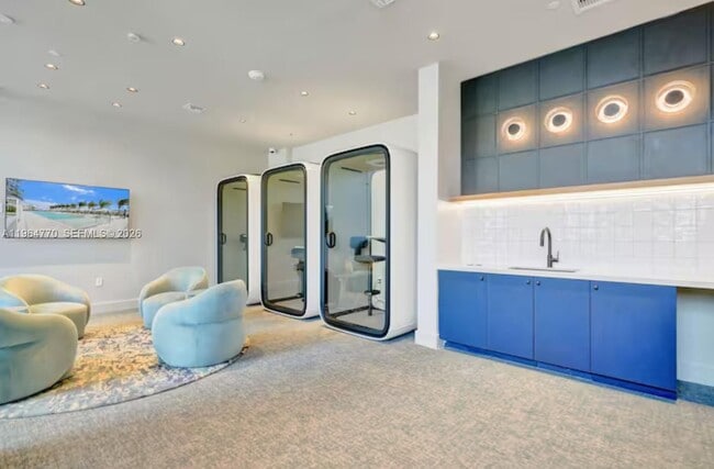 Building Photo - 580 72nd St