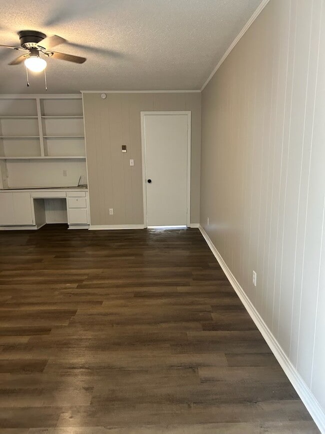 Building Photo - 607 N Browder St