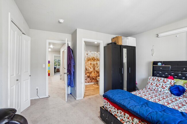 Building Photo - 15708 NW Blueblossom St