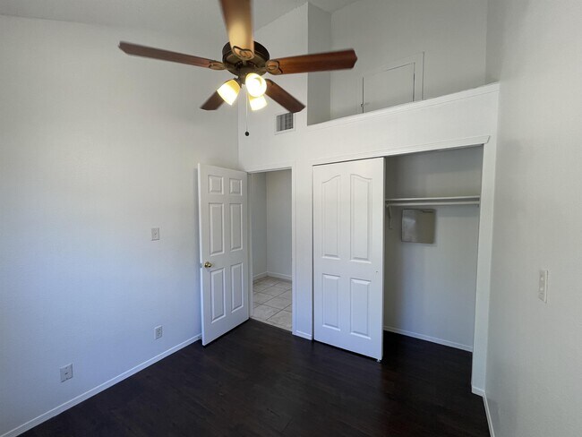 Building Photo - 11815 David Forti Dr
