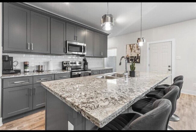 Building Photo - 4681 Bellfort Ave