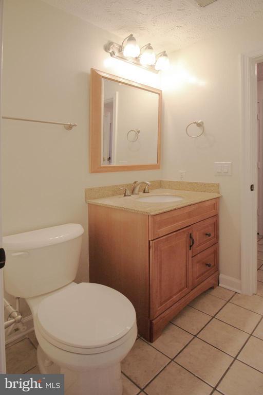 Building Photo - 3801 Ridge Knoll Ct