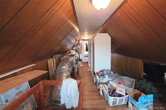 Building Photo - 18 Prospect St