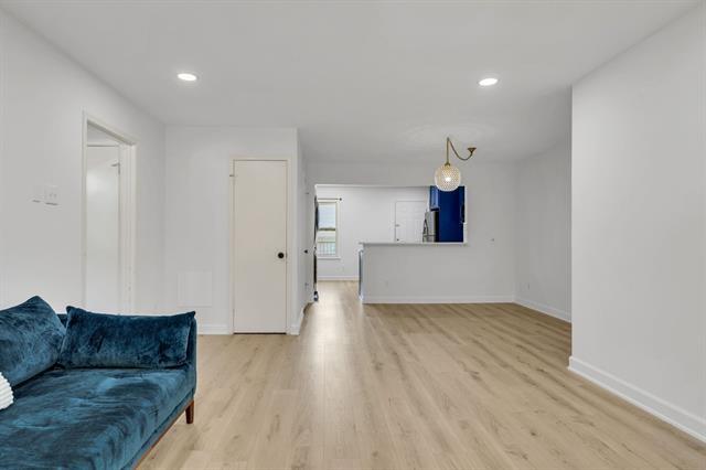 Building Photo - 7718 Royal Ln
