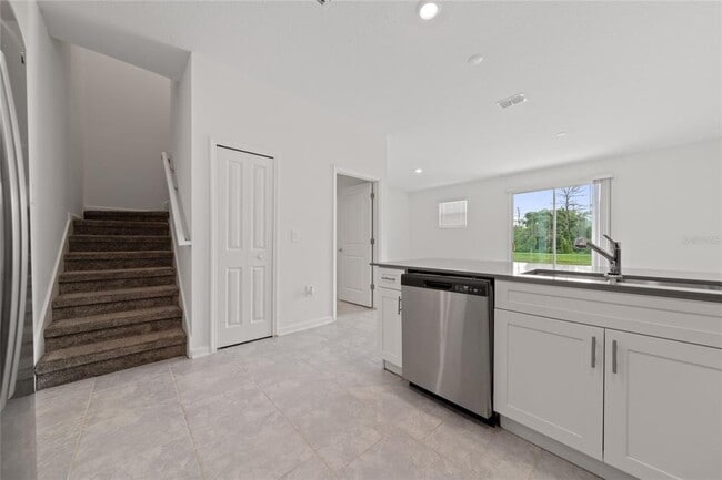 Building Photo - 7576 Stone Crk Trl